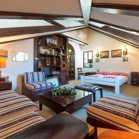 A House In The Walls * دوبروفينك